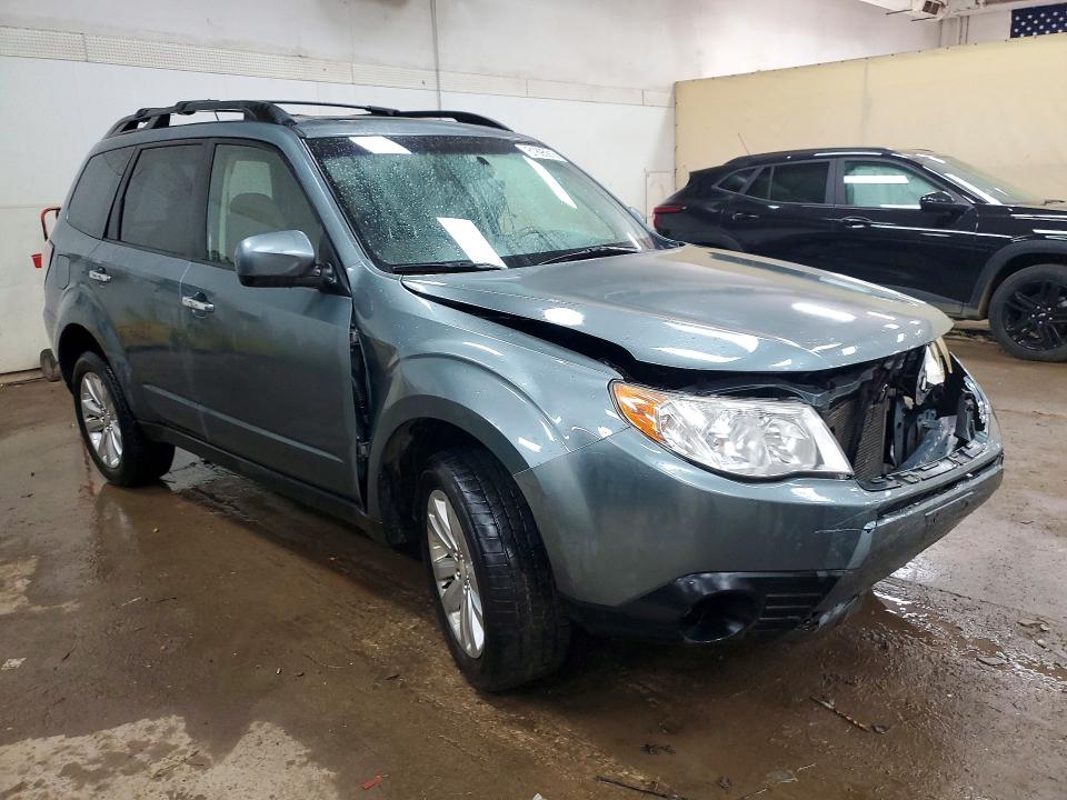 61895916 :رقم المزاد ، JF2SHADC9CH460213 vin ، 2012 Subaru Forester مزاد بيع