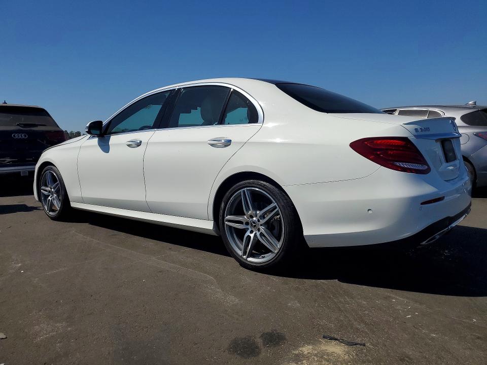 60239586 :رقم المزاد ، WDDZF4JB3JA476337 vin ، 2018 Mercedes-benz E مزاد بيع