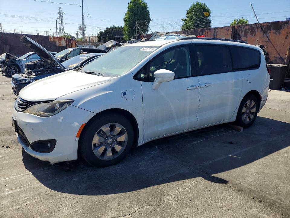 Продажа на аукционе авто 2018 Chrysler Pacifica, vin: 2C4RC1N77JR358617, номер лота: 62353116