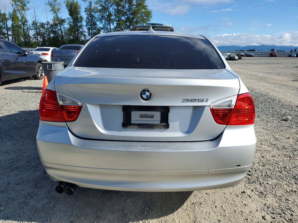 60647986 :رقم المزاد ، WBAVB135X6KX66244 vin ، 2006 Bmw 325 مزاد بيع