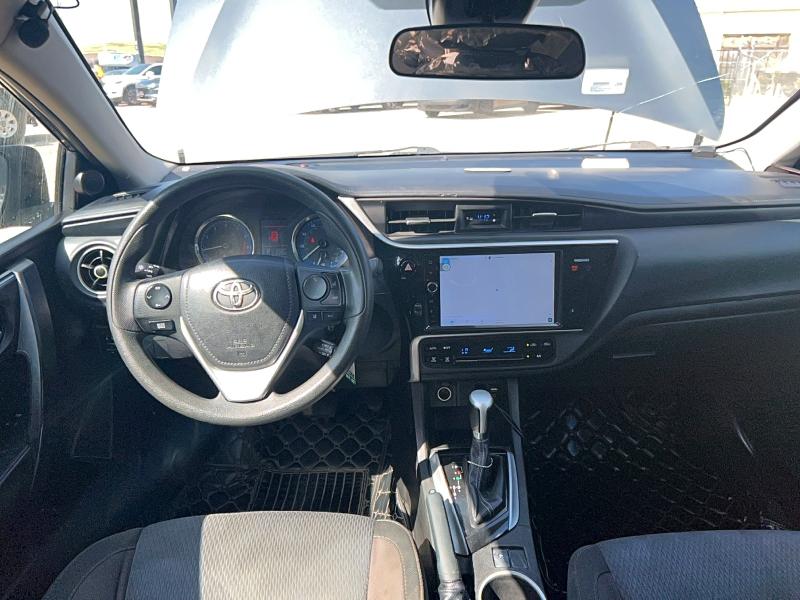 61090106 :رقم المزاد ، 5YFBURHE7HP640550 vin ، 2017 Toyota Corolla مزاد بيع