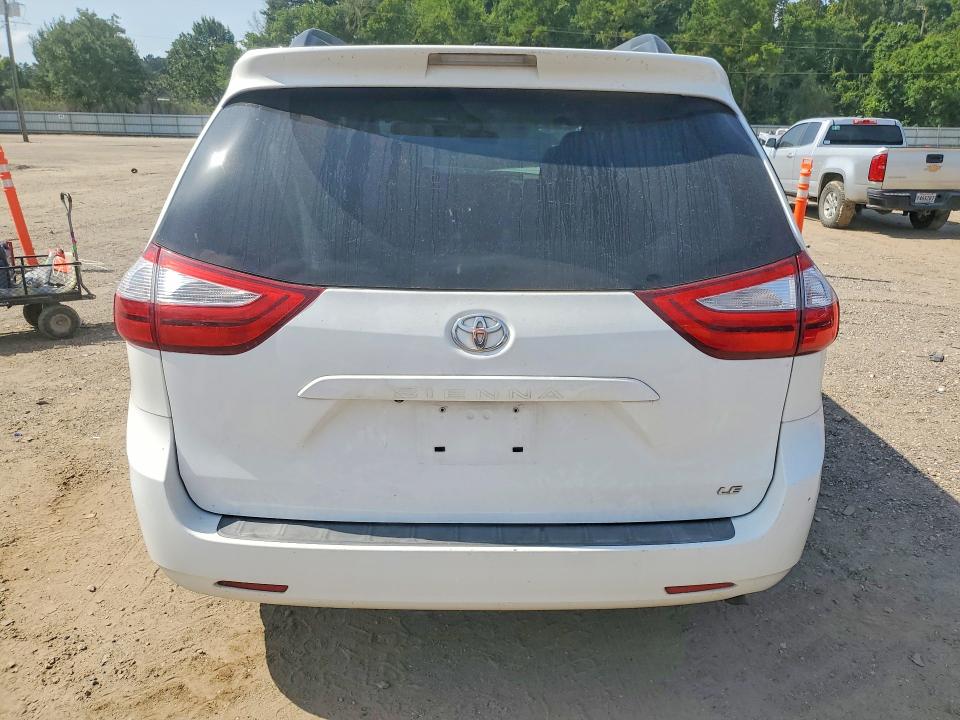 Продажа на аукционе авто 2017 Toyota Sienna, vin: 5TDKZ3DC1HS799543, номер лота: 62939776