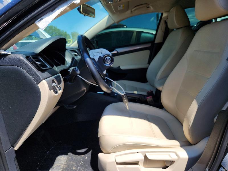 60618146 :رقم المزاد ، 3VWDB7AJ7HM308459 vin ، 2017 Volkswagen Jetta مزاد بيع