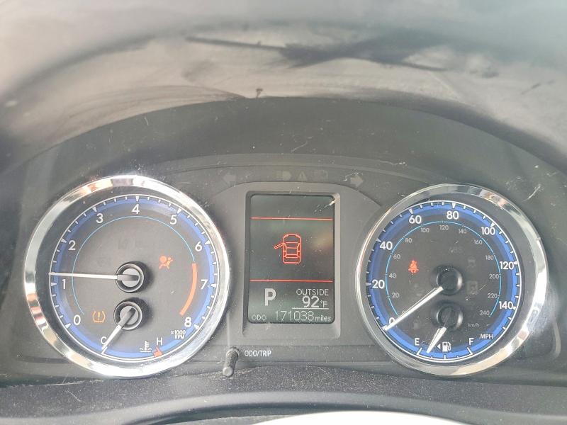 Продаж на аукціоні авто 2018 Toyota Corolla, vin: 5YFBURHEXJP825794, номер лоту: 60437986