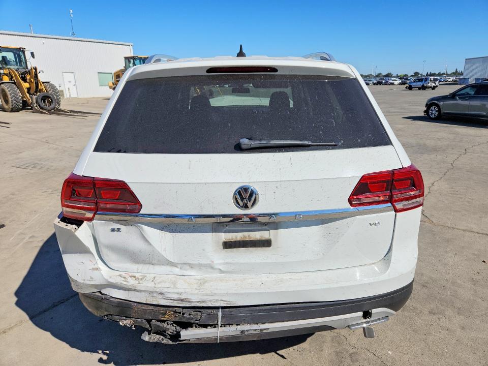 59387426 :رقم المزاد ، 1V2CR2CA4JC563537 vin ، 2018 Volkswagen Atlas مزاد بيع