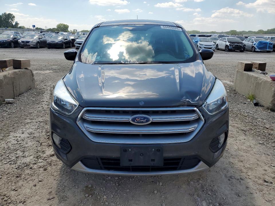 2017 Ford Escape მანქანა იყიდება აუქციონზე, vin: 1FMCU0GD7HUC34355, აუქციონის ნომერი: 60460026