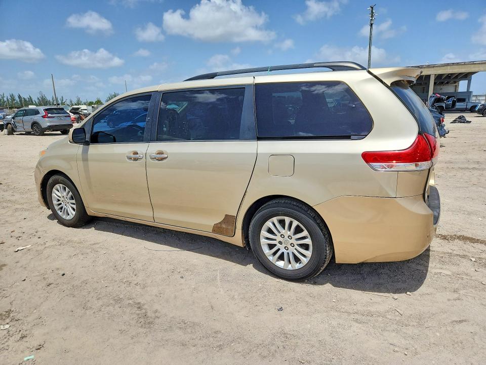 2014 Toyota Sienna მანქანა იყიდება აუქციონზე, vin: 5TDYK3DC7ES456102, აუქციონის ნომერი: 60132446
