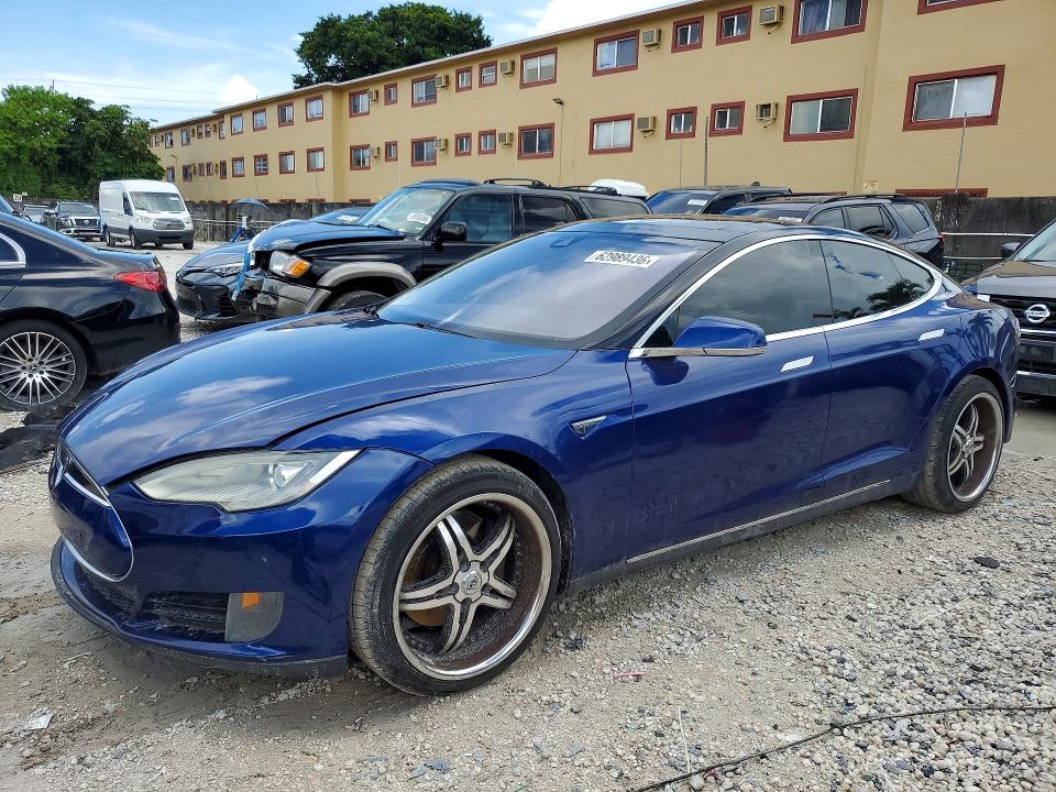2016 Tesla Model S მანქანა იყიდება აუქციონზე, vin: 5YJSA1E13GF126023, აუქციონის ნომერი: 62989436