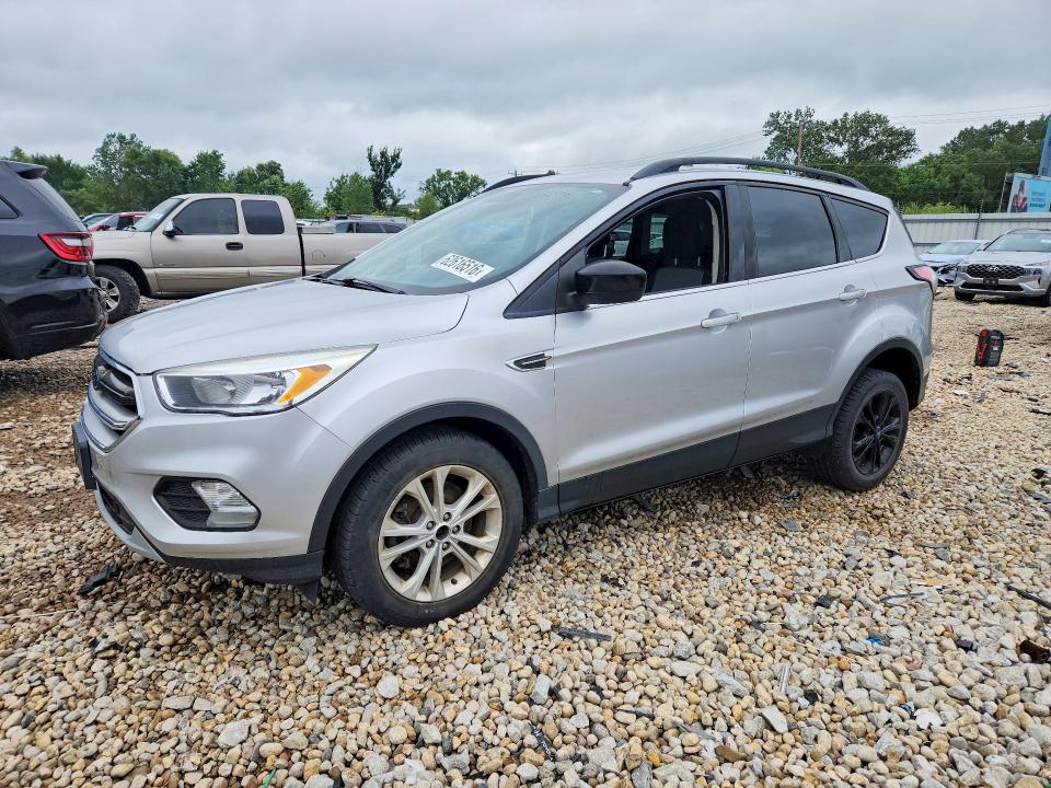 62616516 :رقم المزاد ، 1FMCU9GD5JUB57947 vin ، 2018 Ford Escape مزاد بيع