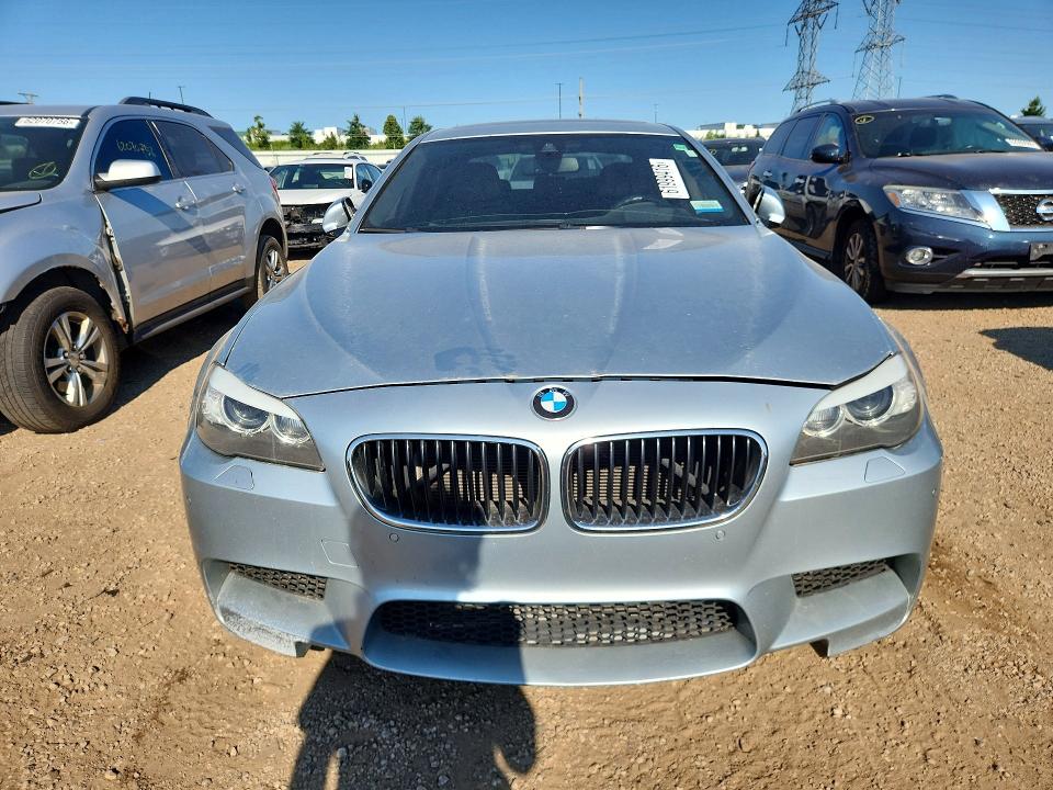 2013 Bmw M5 მანქანა იყიდება აუქციონზე, vin: WBSFV9C59DD097018, აუქციონის ნომერი: 61999416