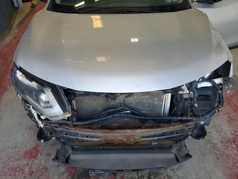 62978386 :رقم المزاد ، KNMAT2MV3HP517647 vin ، 2017 Nissan Rogue مزاد بيع