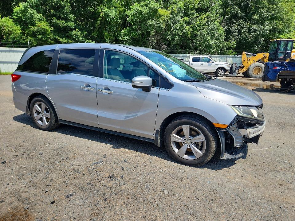 61021616 :رقم المزاد ، 5FNRL6H79JB066813 vin ، 2018 Honda Odyssey مزاد بيع