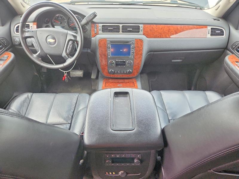 Продажа на аукционе авто 2008 Chevrolet Suburban, vin: 1GNFK16378J195863, номер лота: 62575316