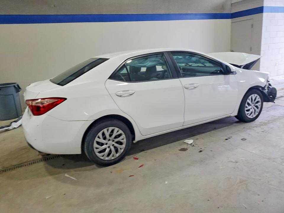 62898296 :رقم المزاد ، 2T1BURHE8HC889066 vin ، 2017 Toyota Corolla مزاد بيع