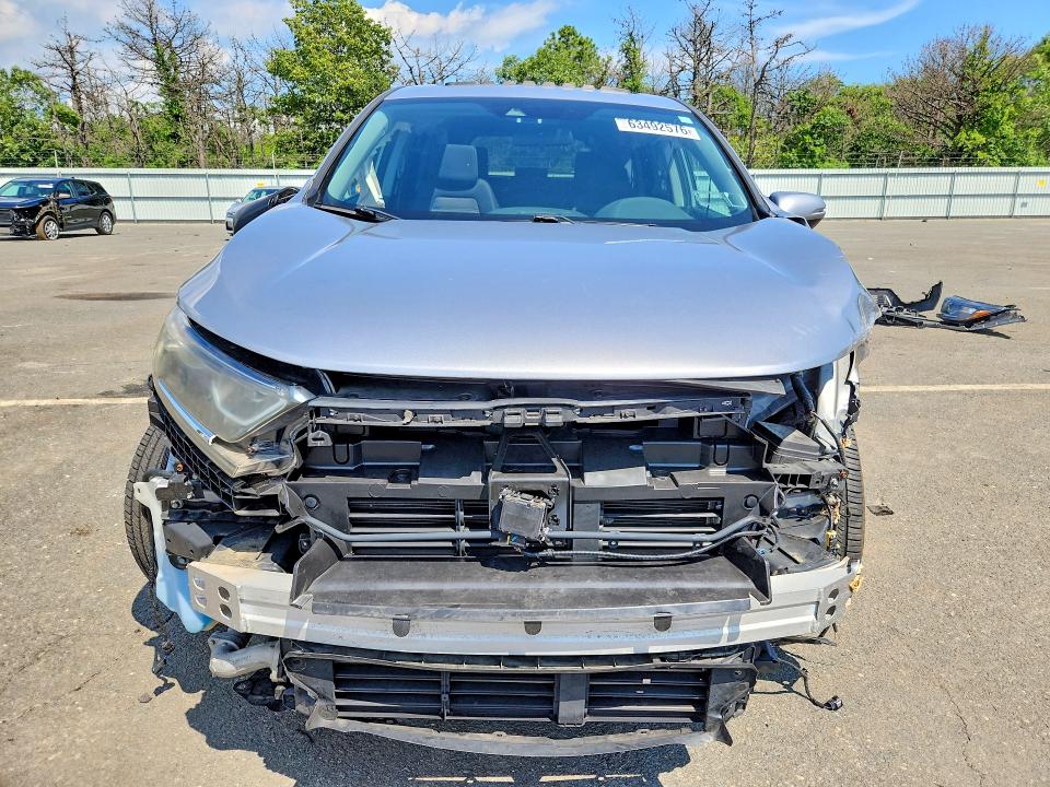 63492576 :رقم المزاد ، 2HKRW2H51JH672638 vin ، 2018 Honda Cr-v مزاد بيع