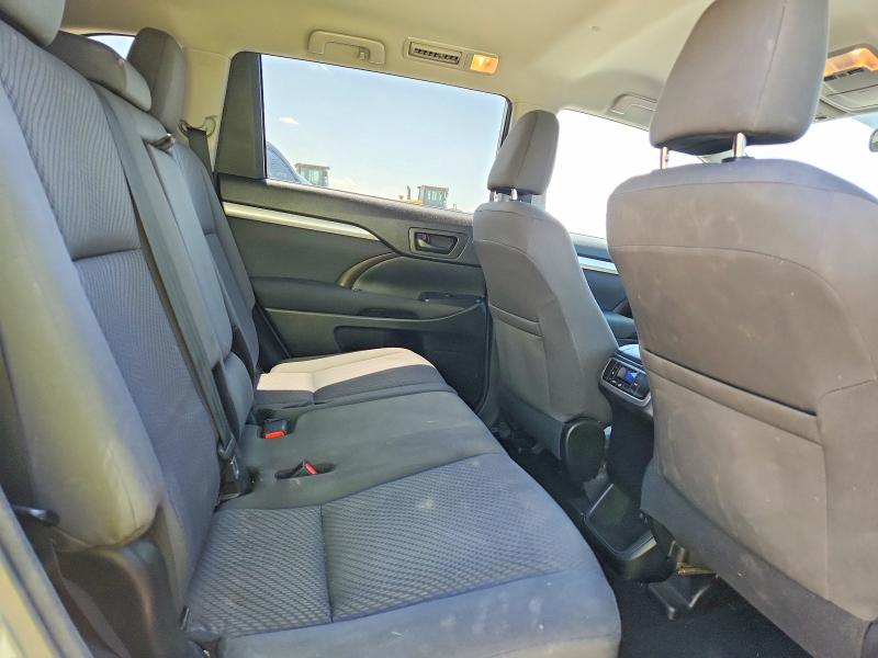 60994946 :رقم المزاد ، 5TDBZRFH6HS437798 vin ، 2017 Toyota Highlander مزاد بيع
