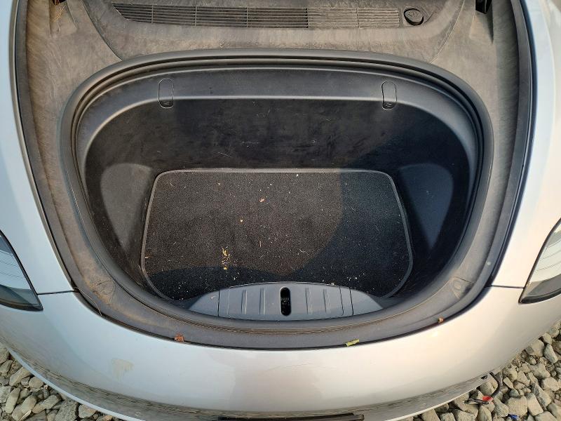 60234676 :رقم المزاد ، 5YJ3E1EB8JF104432 vin ، 2018 Tesla Model 3 مزاد بيع
