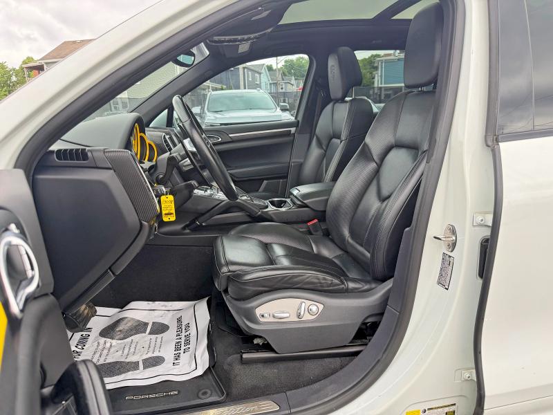 60371366 :رقم المزاد ، WP1AA2A21JKA02261 vin ، 2018 Porsche Cayenne مزاد بيع