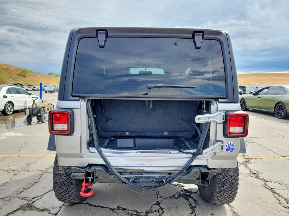 62875616 :رقم المزاد ، 1C4HJXCG8JW168887 vin ، 2018 Jeep Wrangler مزاد بيع