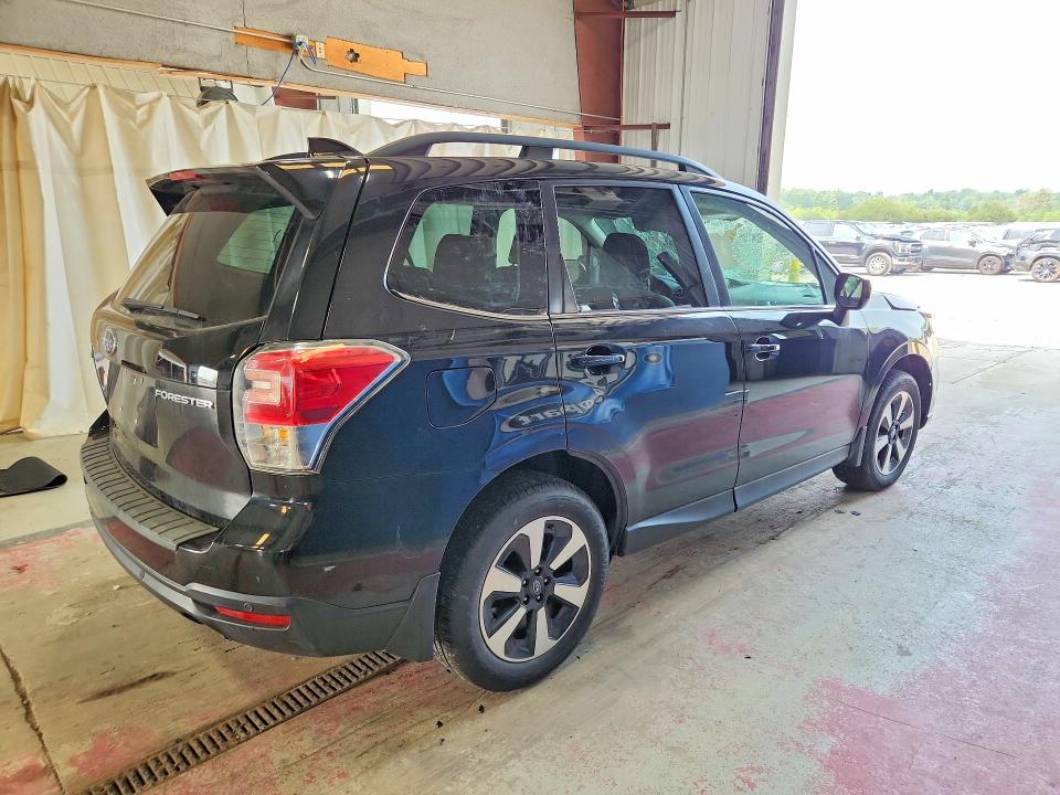 Продаж на аукціоні авто 2018 Subaru Forester, vin: JF2SJARC5JH453351, номер лоту: 61474146