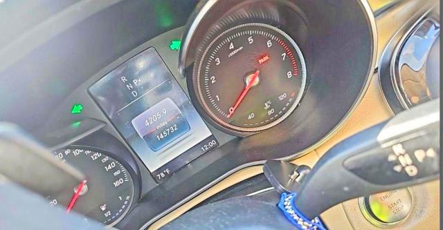 Продажа на аукционе авто 2017 Mercedes-benz C, vin: 55SWF4KBXHU216920, номер лота: 63327456