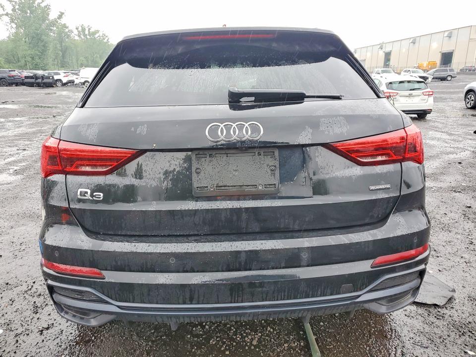 59289586 :رقم المزاد ، WA1EECF39M1022759 vin ، 2021 Audi Q3 مزاد بيع