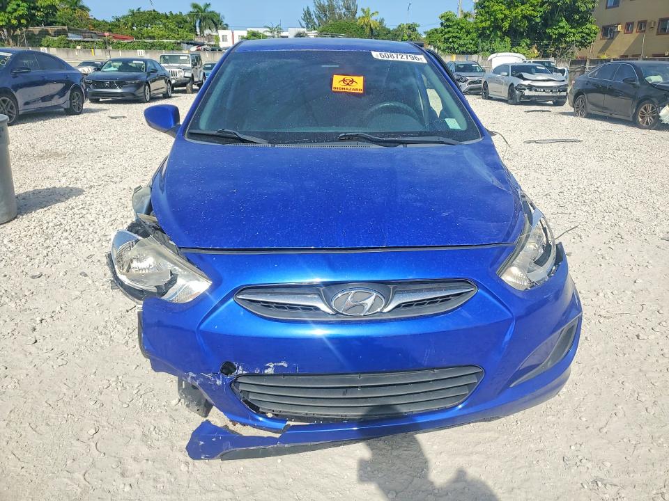 60872796 :رقم المزاد ، KMHCT4AE3DU529183 vin ، 2013 Hyundai Accent مزاد بيع