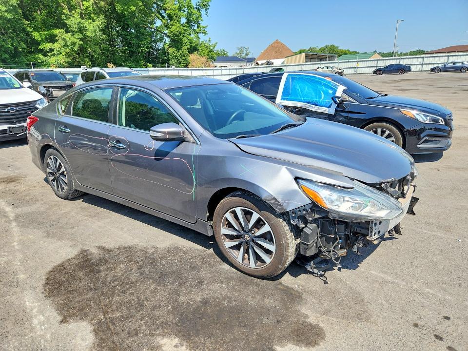 59305626 :رقم المزاد ، 1N4AL3AP6JC225487 vin ، 2018 Nissan Altima مزاد بيع