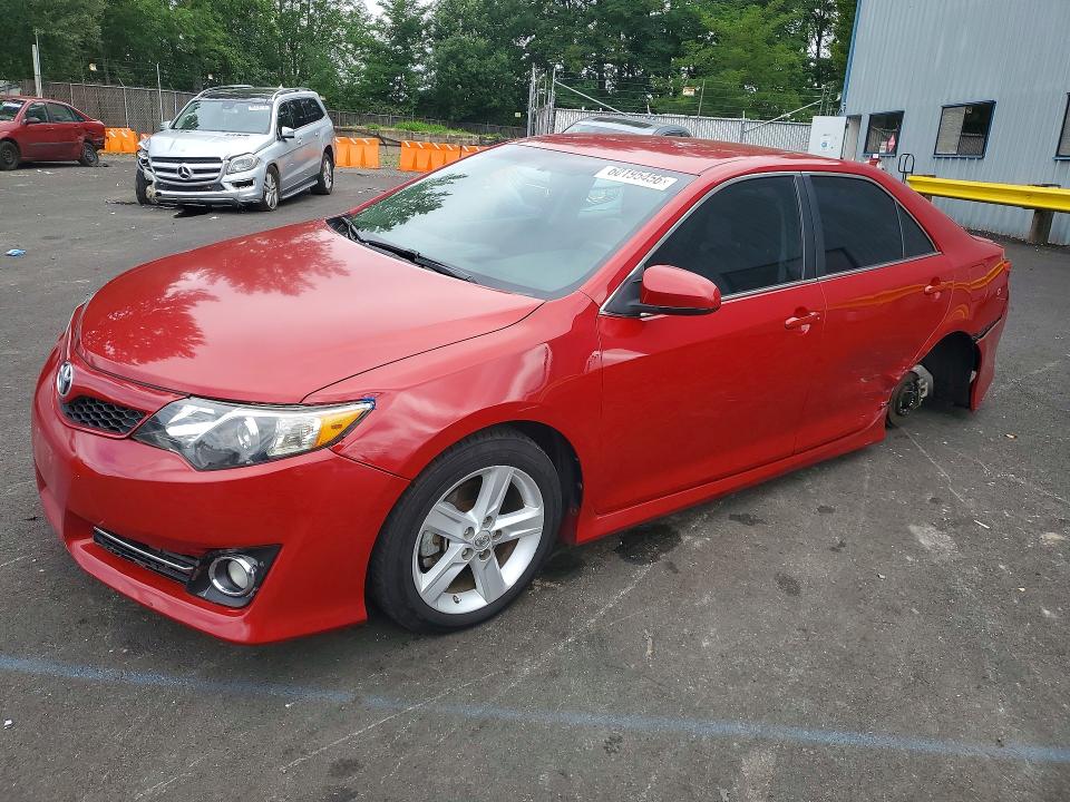 60195456 :رقم المزاد ، 4T1BF1FK5EU816168 vin ، 2014 Toyota Camry مزاد بيع