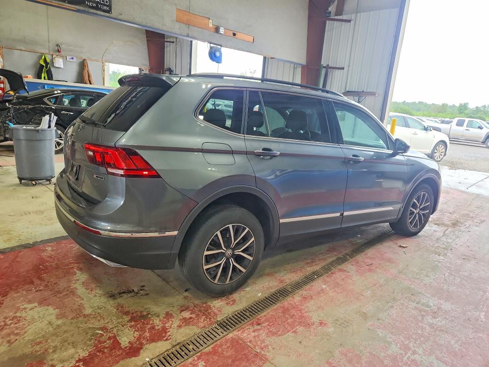 2021 Volkswagen Tiguan მანქანა იყიდება აუქციონზე, vin: 3VV2B7AX2MM095978, აუქციონის ნომერი: 59635536