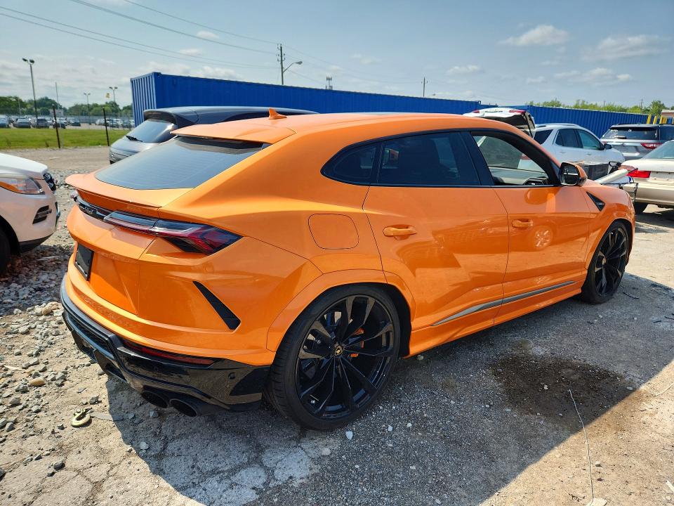 62287256 :رقم المزاد ، ZPBUA1ZL2NLA16569 vin ، 2022 Lamborghini Urus مزاد بيع