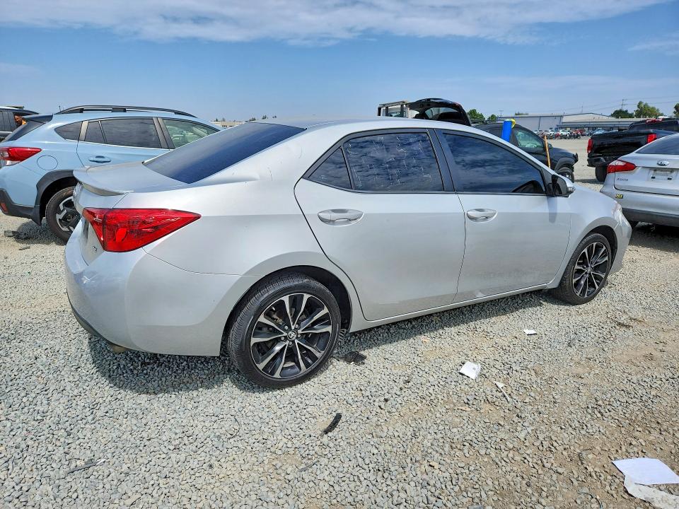 Продажа на аукционе авто 2018 Toyota Corolla, vin: 5YFBURHE2JP770662, номер лота: 61399736