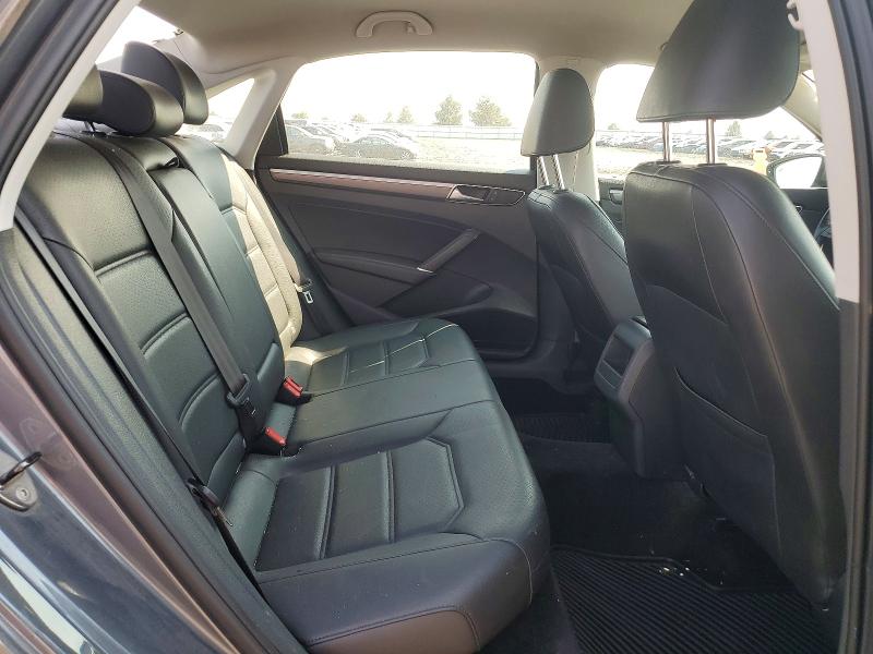 63494406 :رقم المزاد ، 1VWDT7A36HC068756 vin ، 2017 Volkswagen Passat مزاد بيع