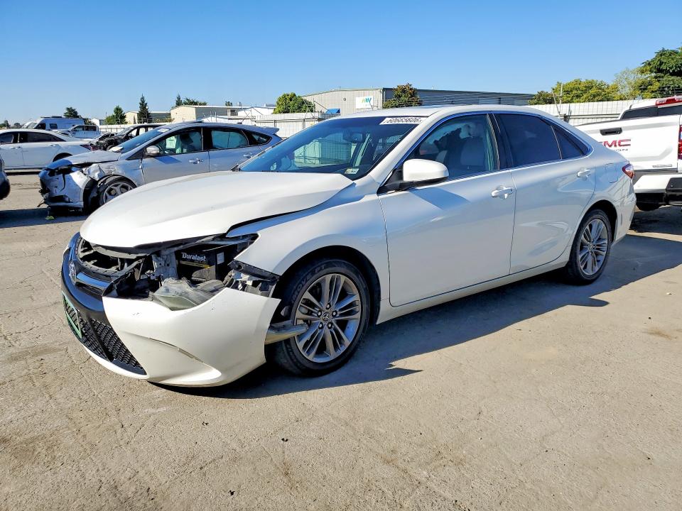 2015 Toyota Camry მანქანა იყიდება აუქციონზე, vin: 4T1BF1FK3FU012985, აუქციონის ნომერი: 60665606