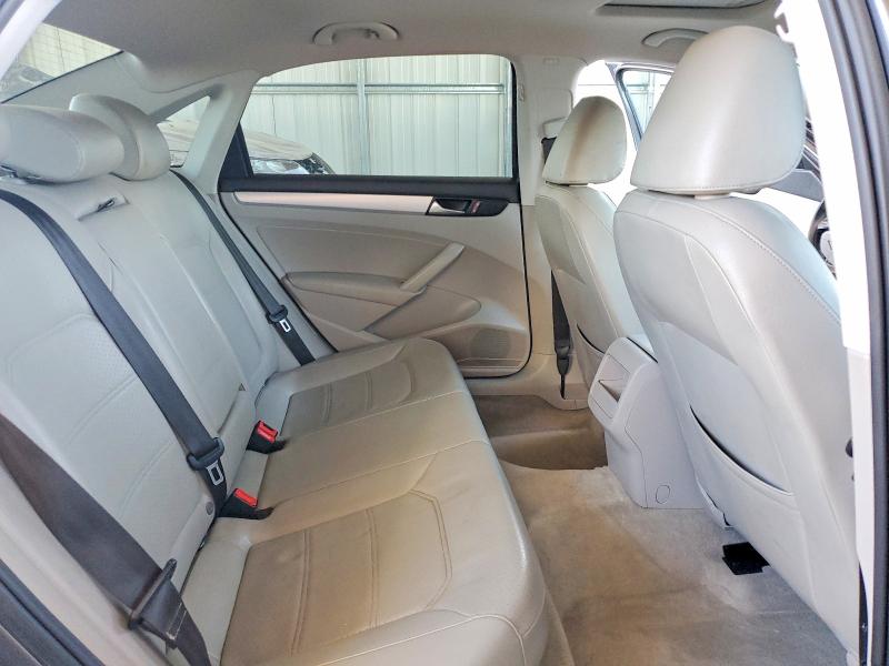 62301126 :رقم المزاد ، 1VWBP7A34CC105310 vin ، 2012 Volkswagen Passat مزاد بيع