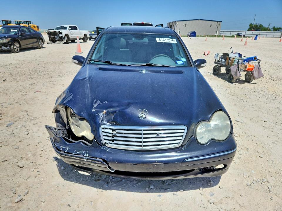 61613046 :رقم المزاد ، WDBRF61J73A410131 vin ، 2003 Mercedes-benz C مزاد بيع