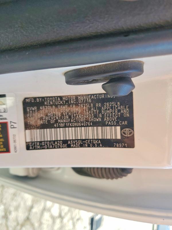 60796456 :رقم المزاد ، 4T1BF1FK0HU640764 vin ، 2017 Toyota Camry مزاد بيع