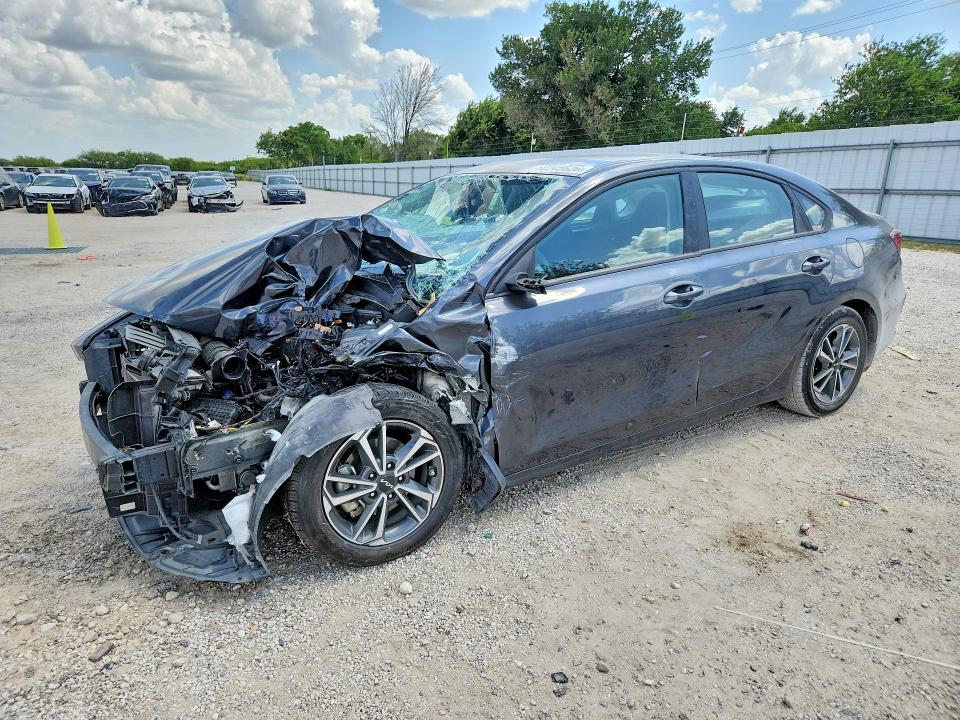 2023 Kia Forte მანქანა იყიდება აუქციონზე, vin: 3KPF24ADXPE527476, აუქციონის ნომერი: 60245626