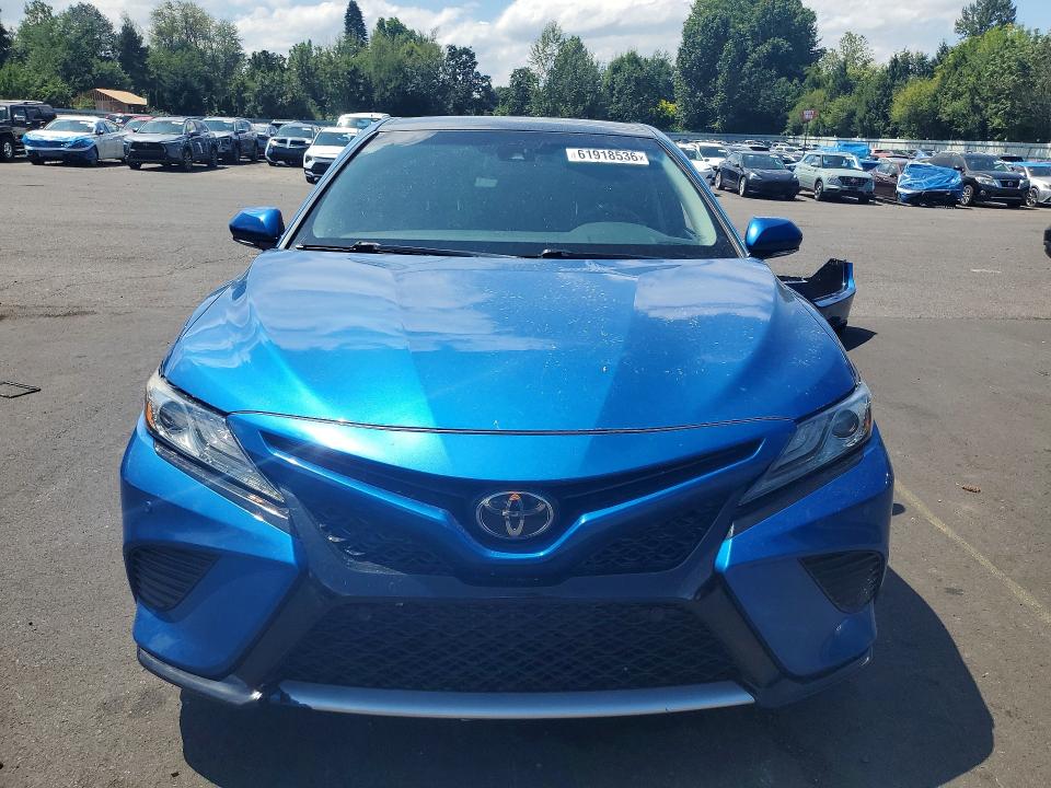 Продаж на аукціоні авто 2018 Toyota Camry, vin: 4T1B61HKXJU077743, номер лоту: 61918536