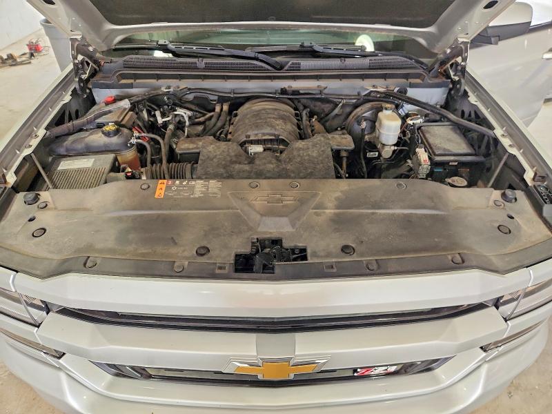 Продажа на аукционе авто 2018 Chevrolet Silverado, vin: 3GCUKREC6JG545572, номер лота: 61584846