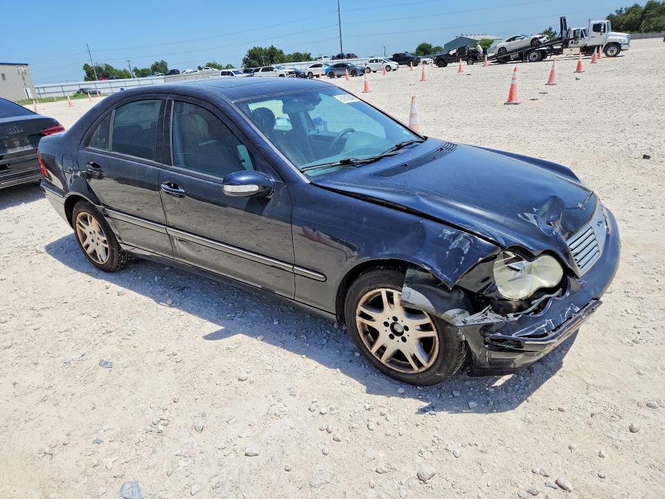 61613046 :رقم المزاد ، WDBRF61J73A410131 vin ، 2003 Mercedes-benz C مزاد بيع