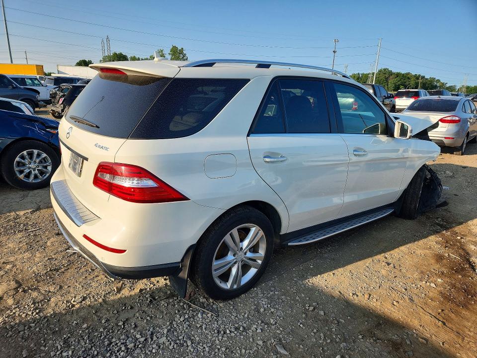 60246456 :رقم المزاد ، 4JGDA5HBXDA106002 vin ، 2013 Mercedes-benz Ml مزاد بيع