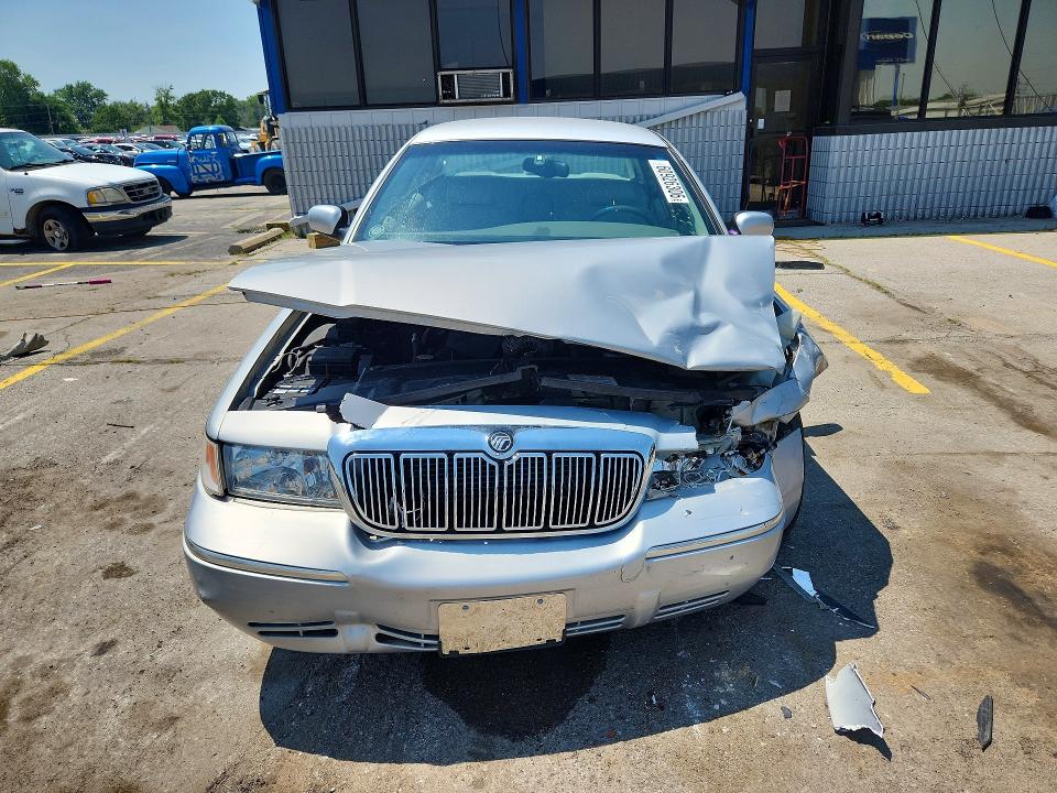 60926306 :رقم المزاد ، 2MEFM75WX1X710934 vin ، 2001 Mercury Grand Marquis مزاد بيع