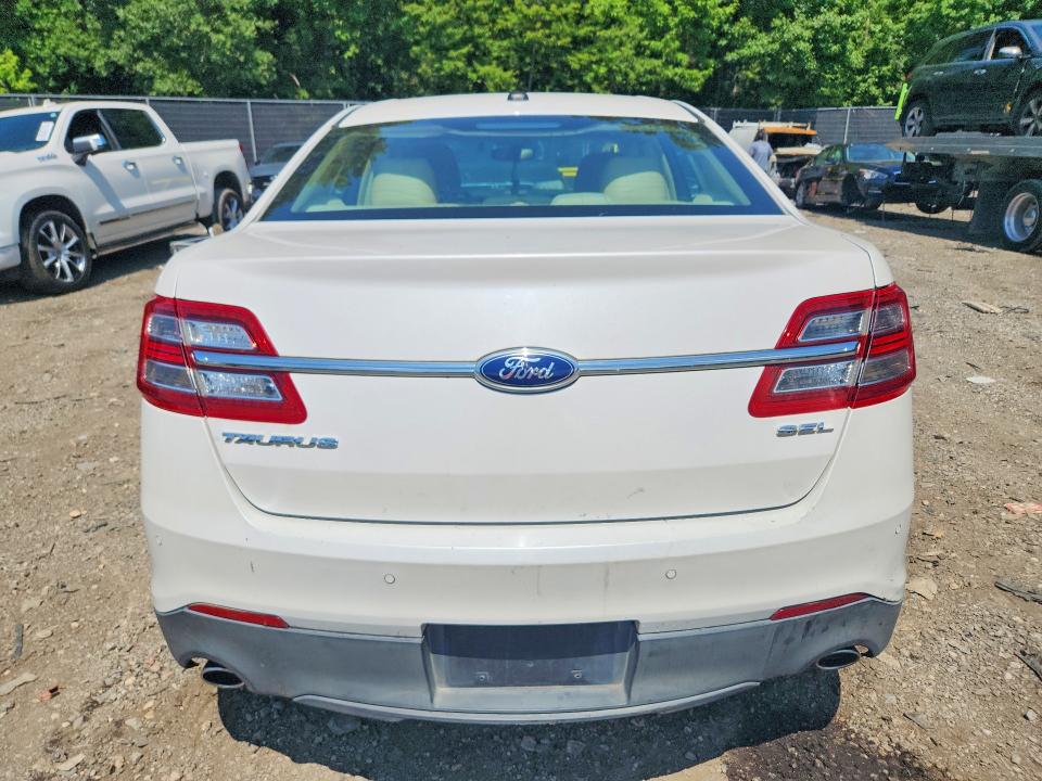 60435136 :رقم المزاد ، 1FAHP2E87DG133317 vin ، 2013 Ford Taurus مزاد بيع