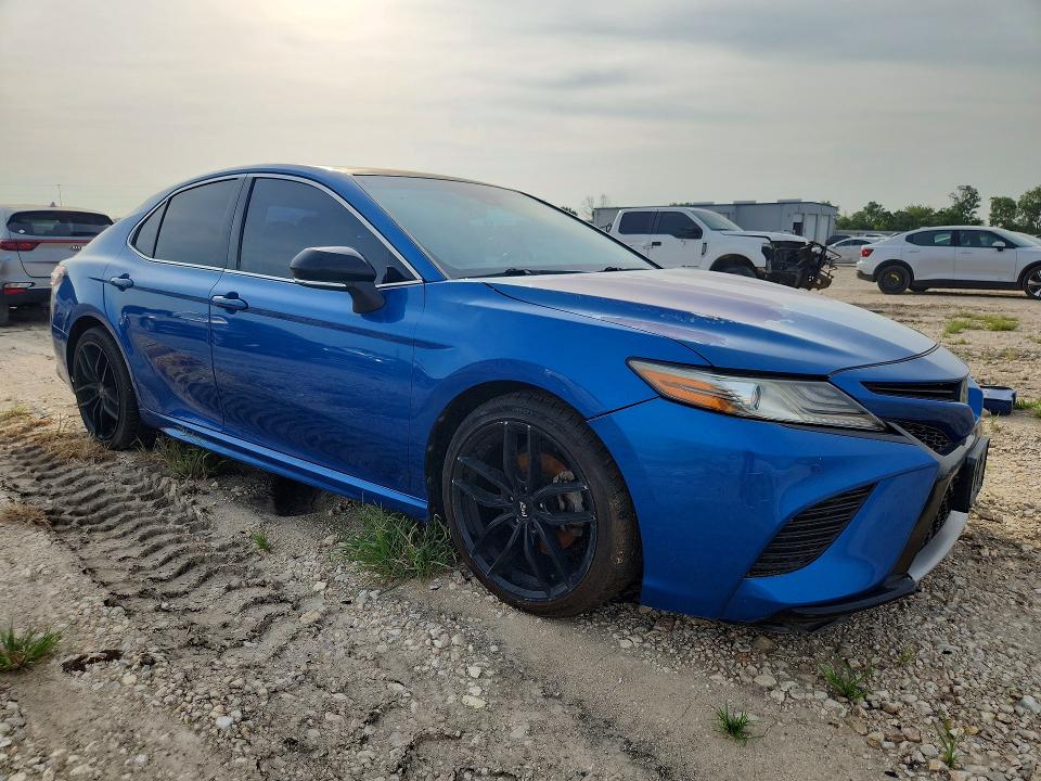 Продажа на аукционе авто 2018 Toyota Camry, vin: 4T1B61HK7JU058549, номер лота: 58494696