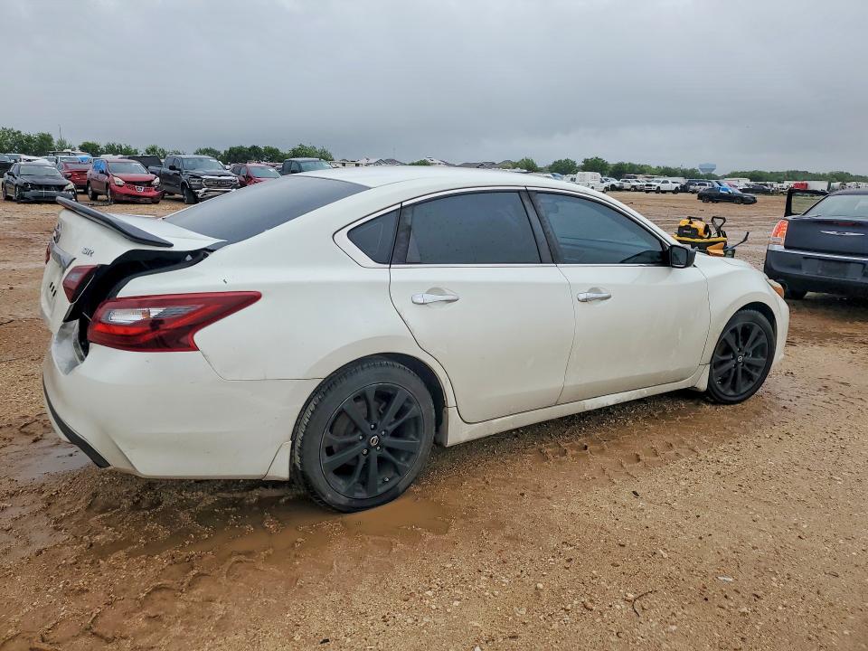 Aukcja sprzedaży 2017 Nissan Altima, vin: 1N4AL3AP6HN336040, numer aukcji: 61077996