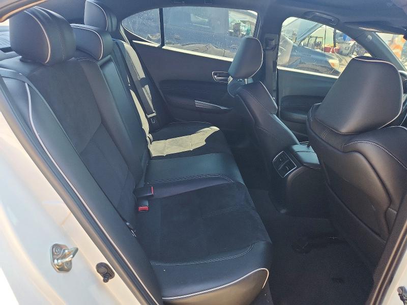 Продаж на аукціоні авто 2018 Acura Tlx, vin: 19UUB3F67JA000826, номер лоту: 59090686