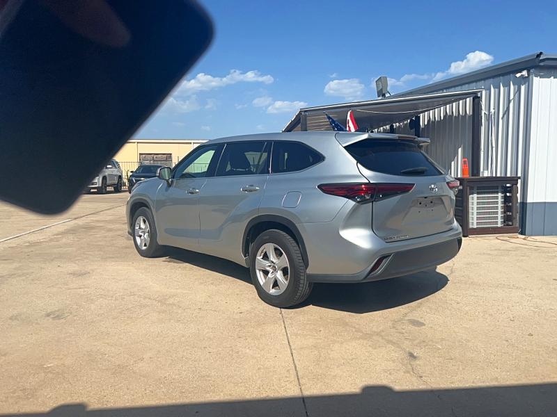2022 Toyota Highlander მანქანა იყიდება აუქციონზე, vin: 5TDZZRAH3NS107358, აუქციონის ნომერი: 62347006