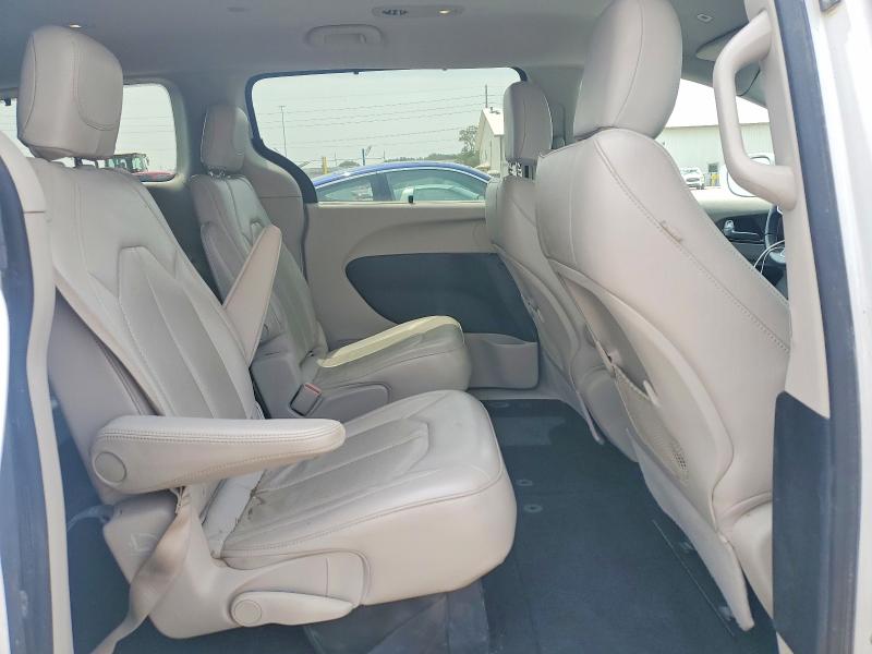 62945056 :رقم المزاد ، 2C4RC1BG4JR106893 vin ، 2018 Chrysler Pacifica مزاد بيع