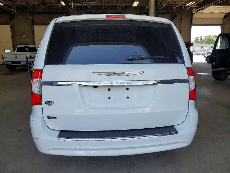61483046 :رقم المزاد ، 2C4RC1BG6FR655017 vin ، 2015 Chrysler Town & Country مزاد بيع